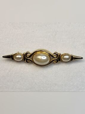 Vintage Three Faux Pearl Gold-tone Bar Brooch / Pin